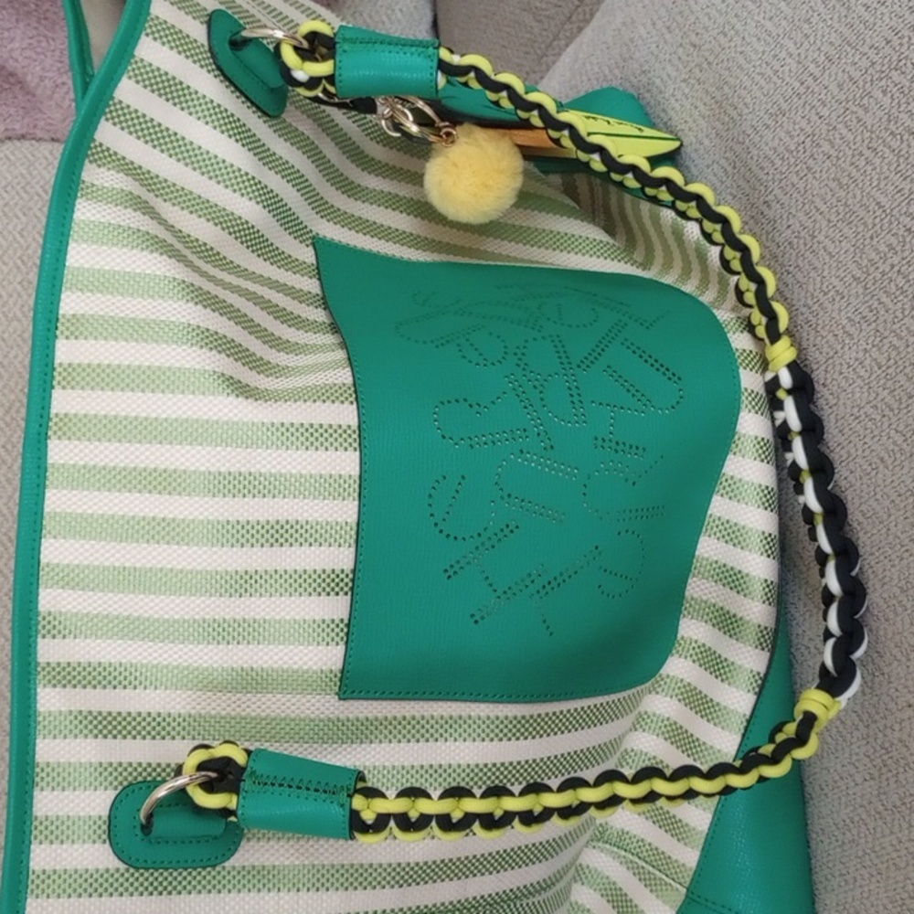 Henri bendel